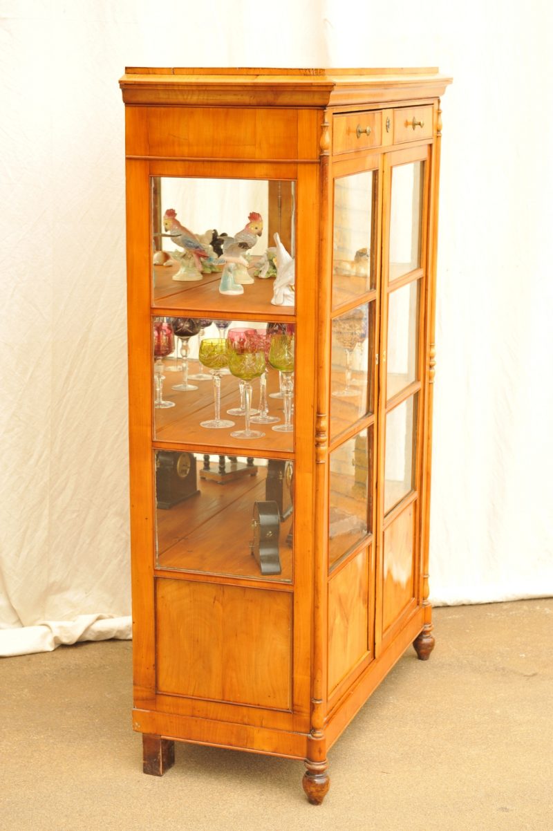 A Biedermeier Vitrine Kirschbaum Seiten Verglast Antik Im Hof