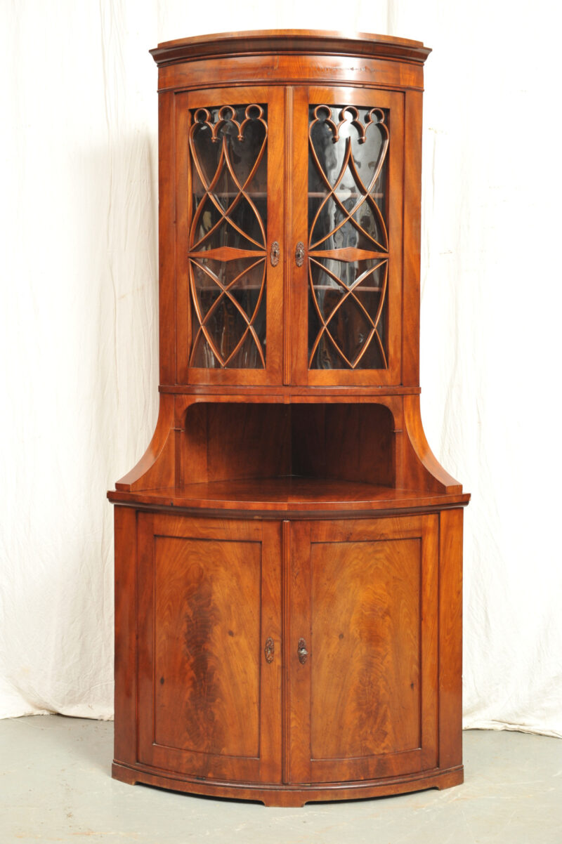 Biedermeier Eckvitrine Mahagoni