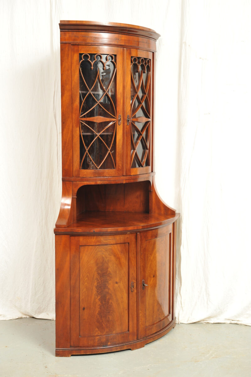 Biedermeier Eckvitrine Mahagoni