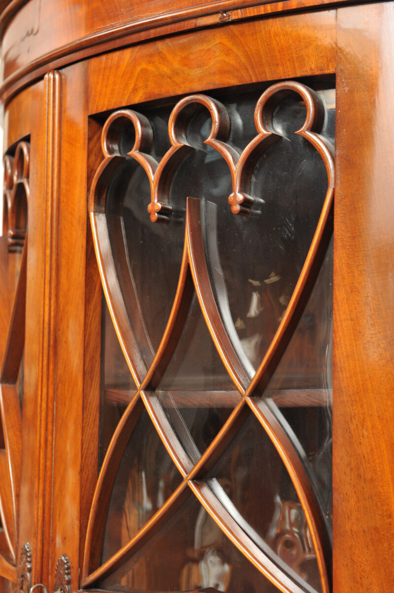 Detail Biedermeier Eckvitrine Mahagoni